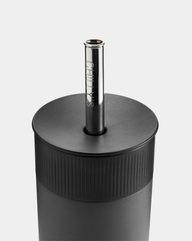 A 500 mL black reusable insulated stainless steel bubble tea/ boba cup bottle by the brand Chillys.