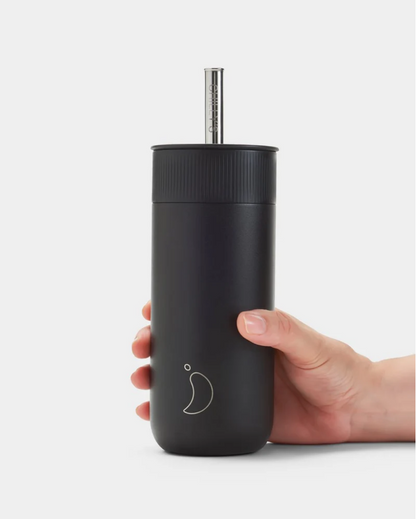 A 500 mL black reusable insulated stainless steel bubble tea/ boba cup bottle by the brand Chillys.