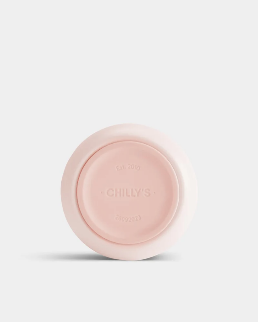 A 500 mL pink reusable insulated stainless steel bubble tea/ boba cup bottle by the brand Chillys.