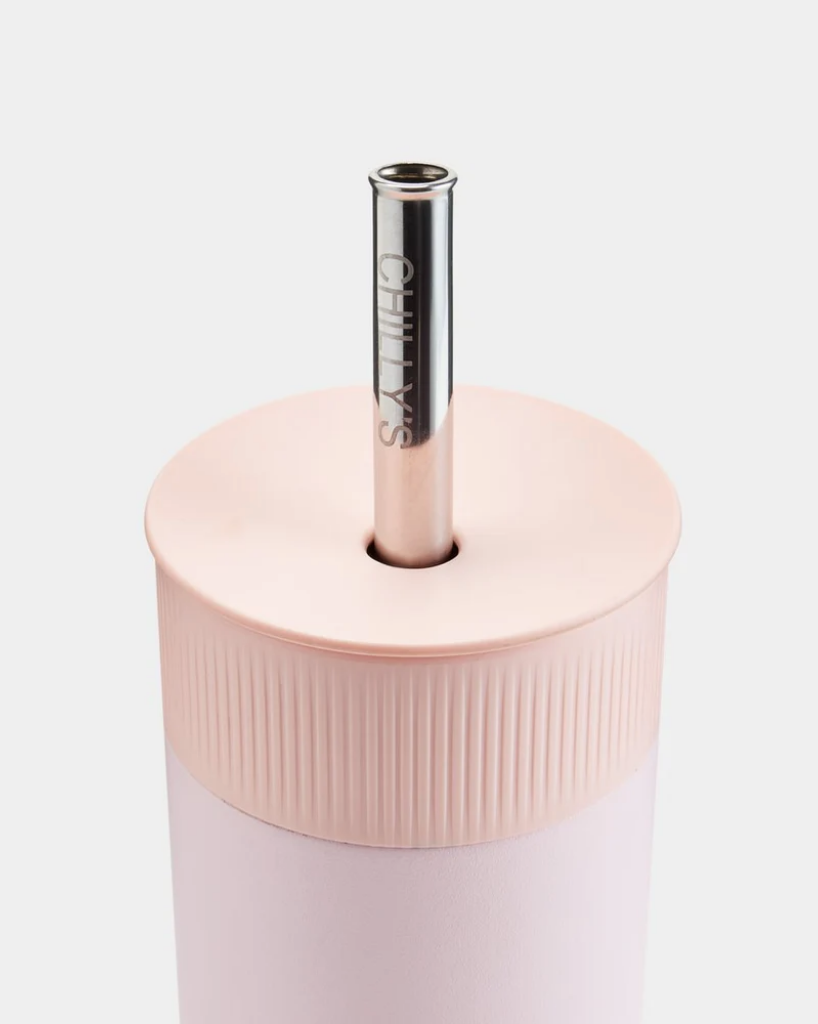 A 500 mL pink reusable insulated stainless steel bubble tea/ boba cup bottle by the brand Chillys.