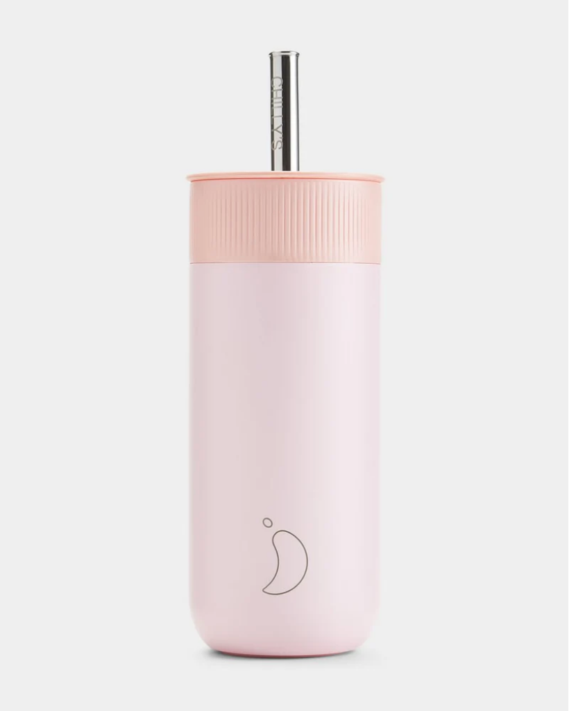 A 500 mL pink reusable insulated stainless steel bubble tea/ boba cup bottle by the brand Chillys.