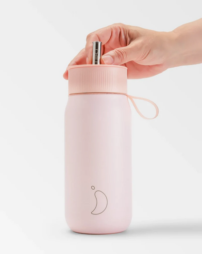 A 750 mL pink reusable insulated stainless steel bubble tea/ boba cup bottle by the brand Chillys.