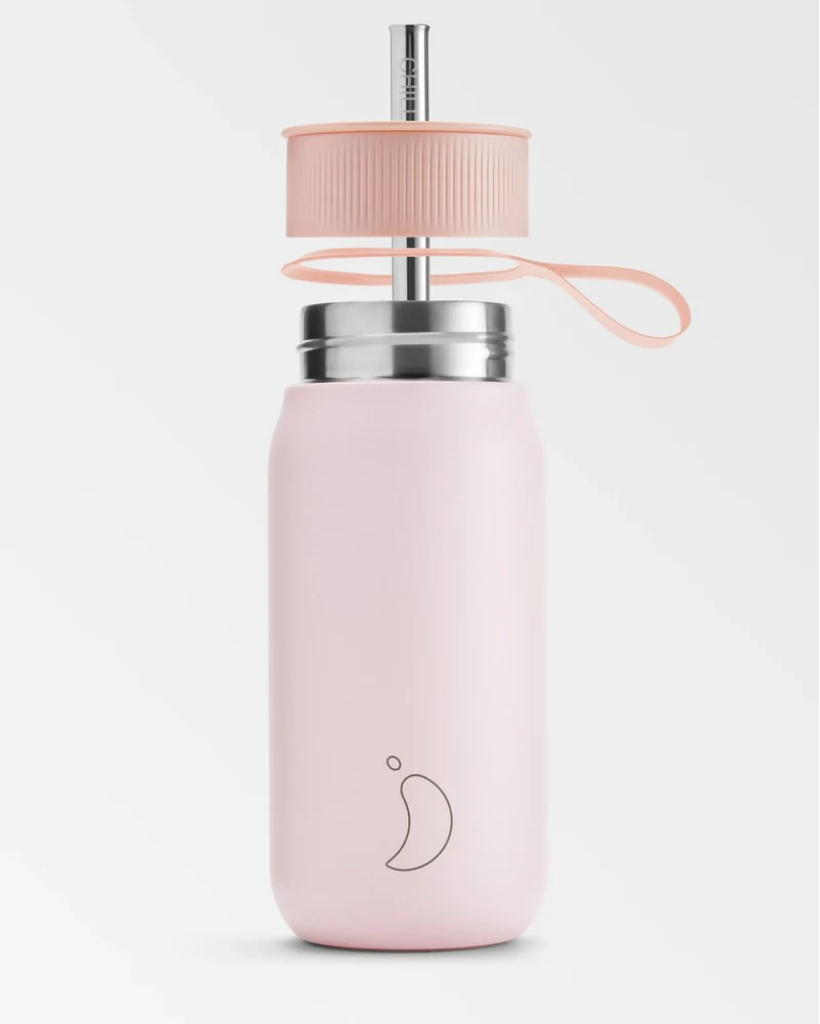 A 750 mL pink reusable insulated stainless steel bubble tea/ boba cup bottle by the brand Chillys.