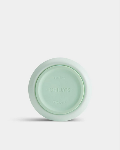 A 500 mL green reusable insulated stainless steel bubble tea/ boba cup bottle by the brand Chillys.