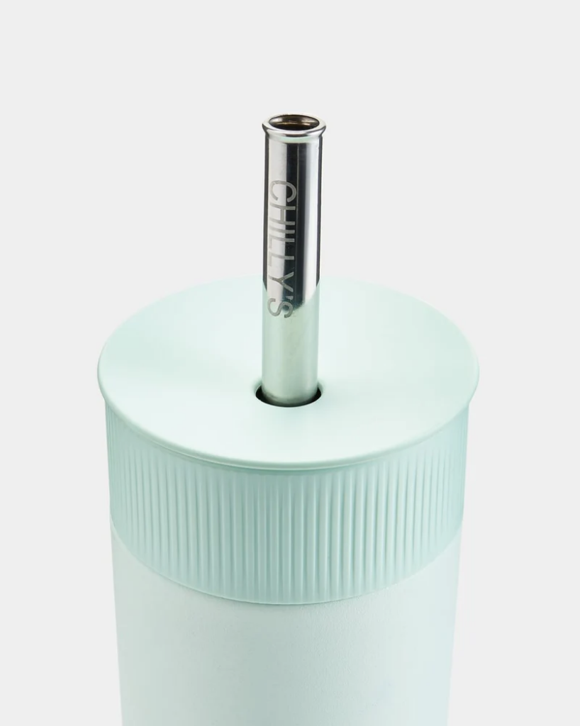A 500 mL green reusable insulated stainless steel bubble tea/ boba cup bottle by the brand Chillys.