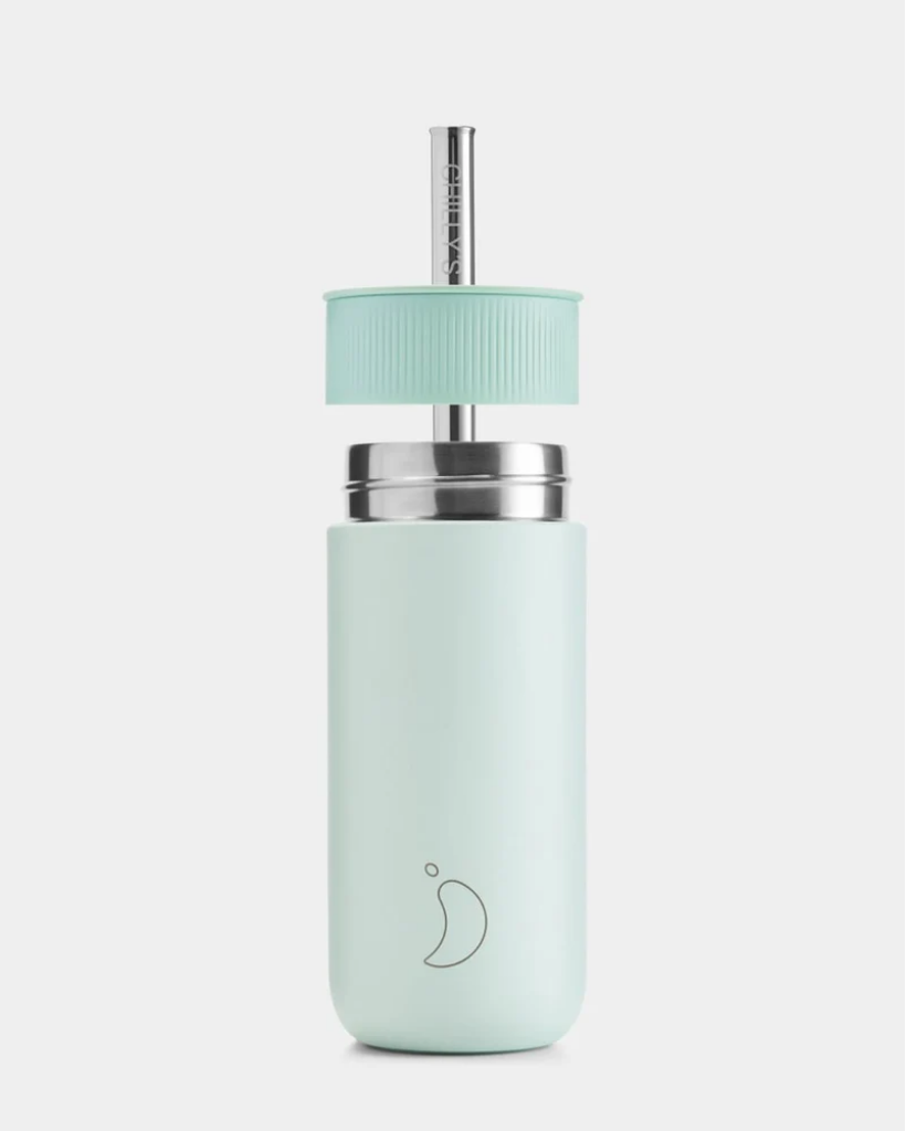 A 500 mL green reusable insulated stainless steel bubble tea/ boba cup bottle by the brand Chillys.