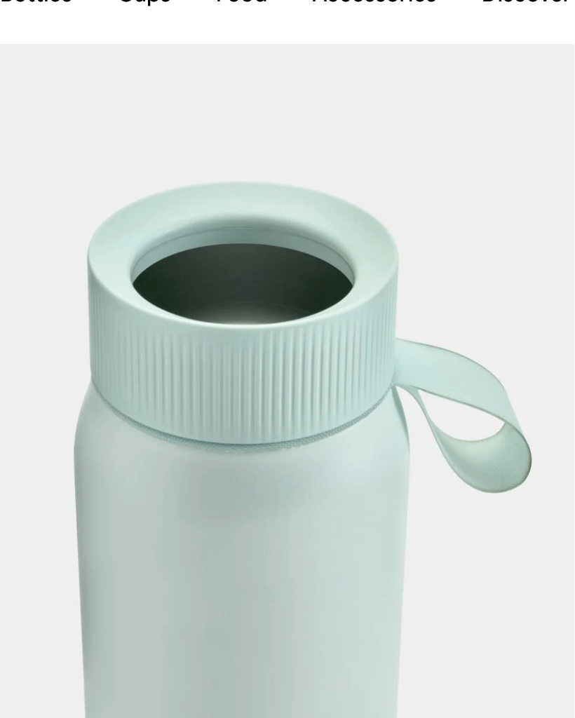 A 750 mL green reusable insulated stainless steel bubble tea/ boba cup bottle by the brand Chillys.