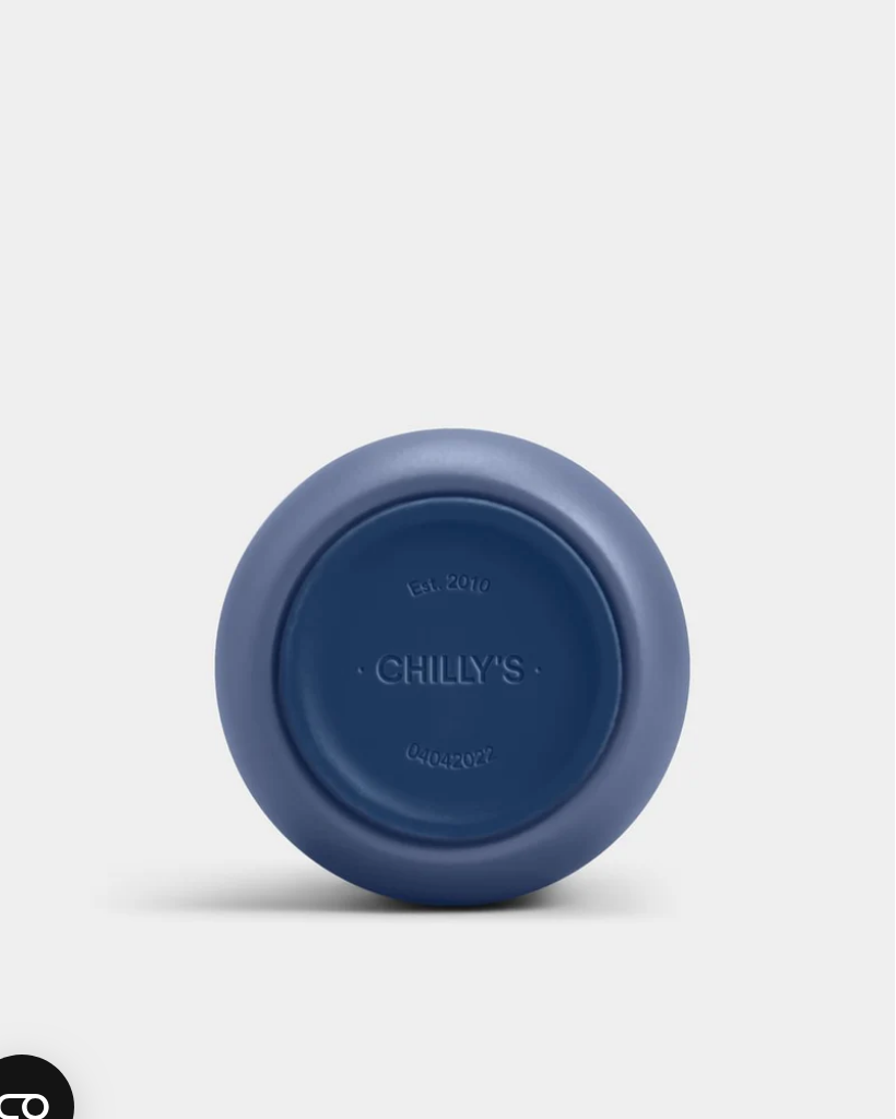 A 500 mL blue reusable insulated stainless steel bubble tea/ boba cup bottle by the brand Chillys.