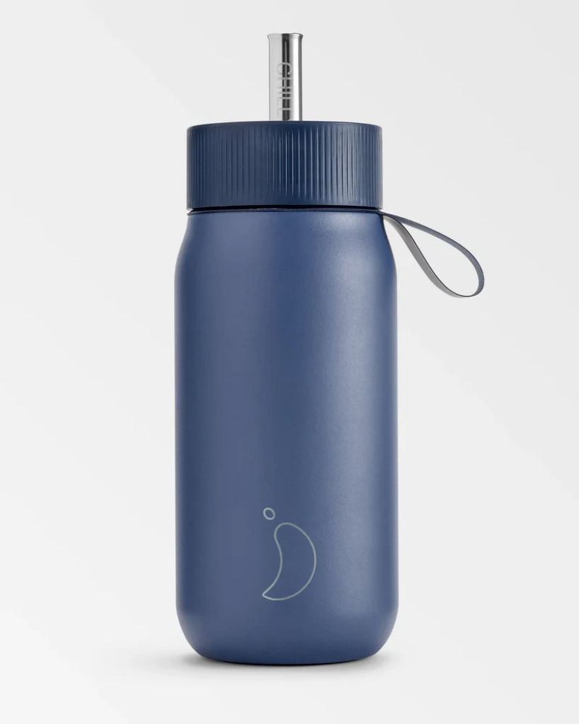 A 750 mL blue reusable insulated stainless steel bubble tea/ boba cup bottle by the brand Chillys.